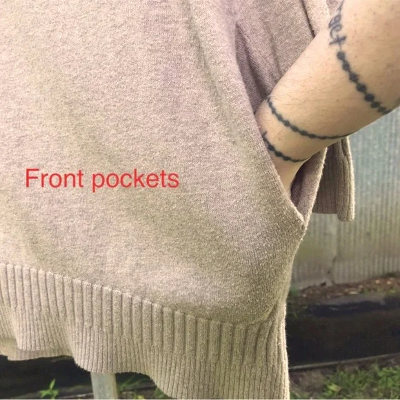 SOLD VS Cashmere Blend Open-Back Oversized Sweater| Size L - Picture 5 of 7